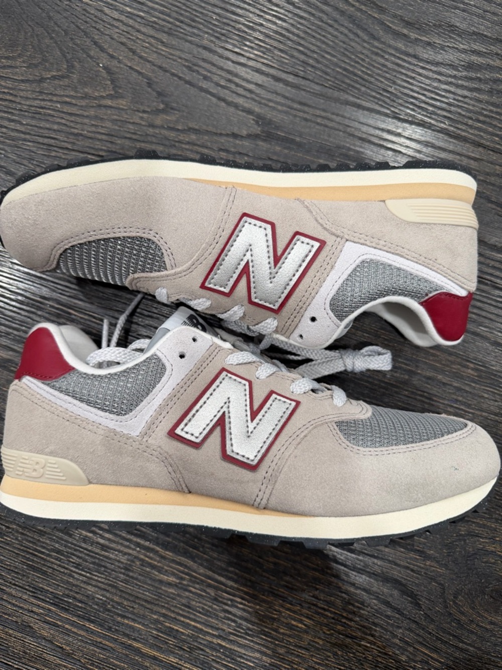New Balance 574 Sneaker Arid Stone/Monarch Burgundy size 6.5Y